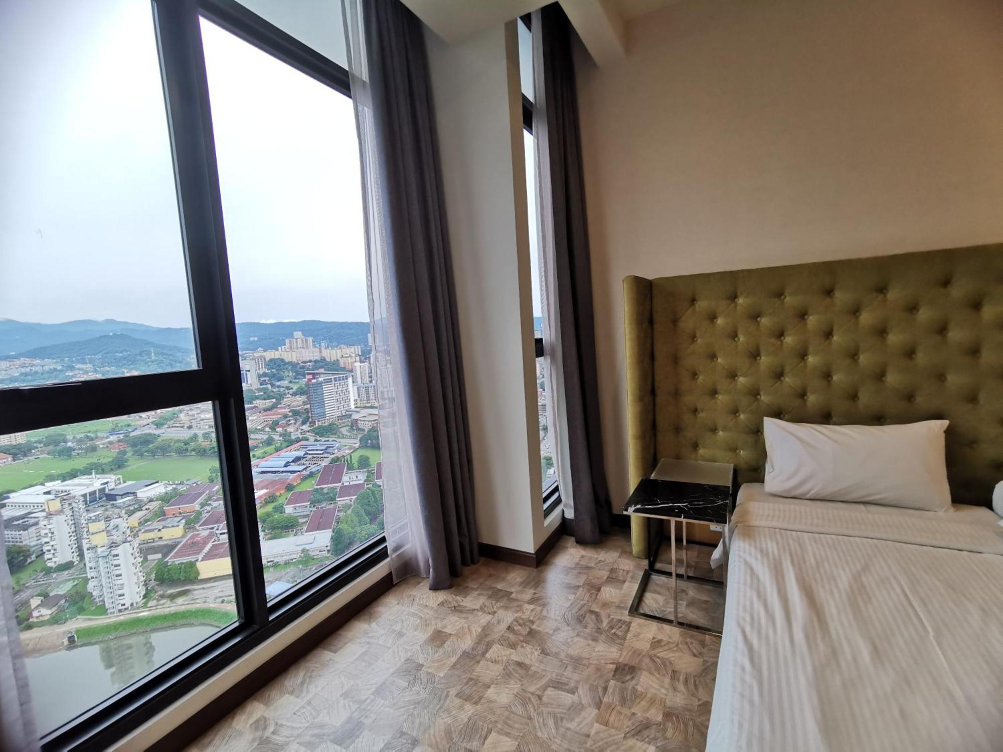 Expressionz Professional Suites By Aurora Summer Suites Kuala Lumpur Room photo