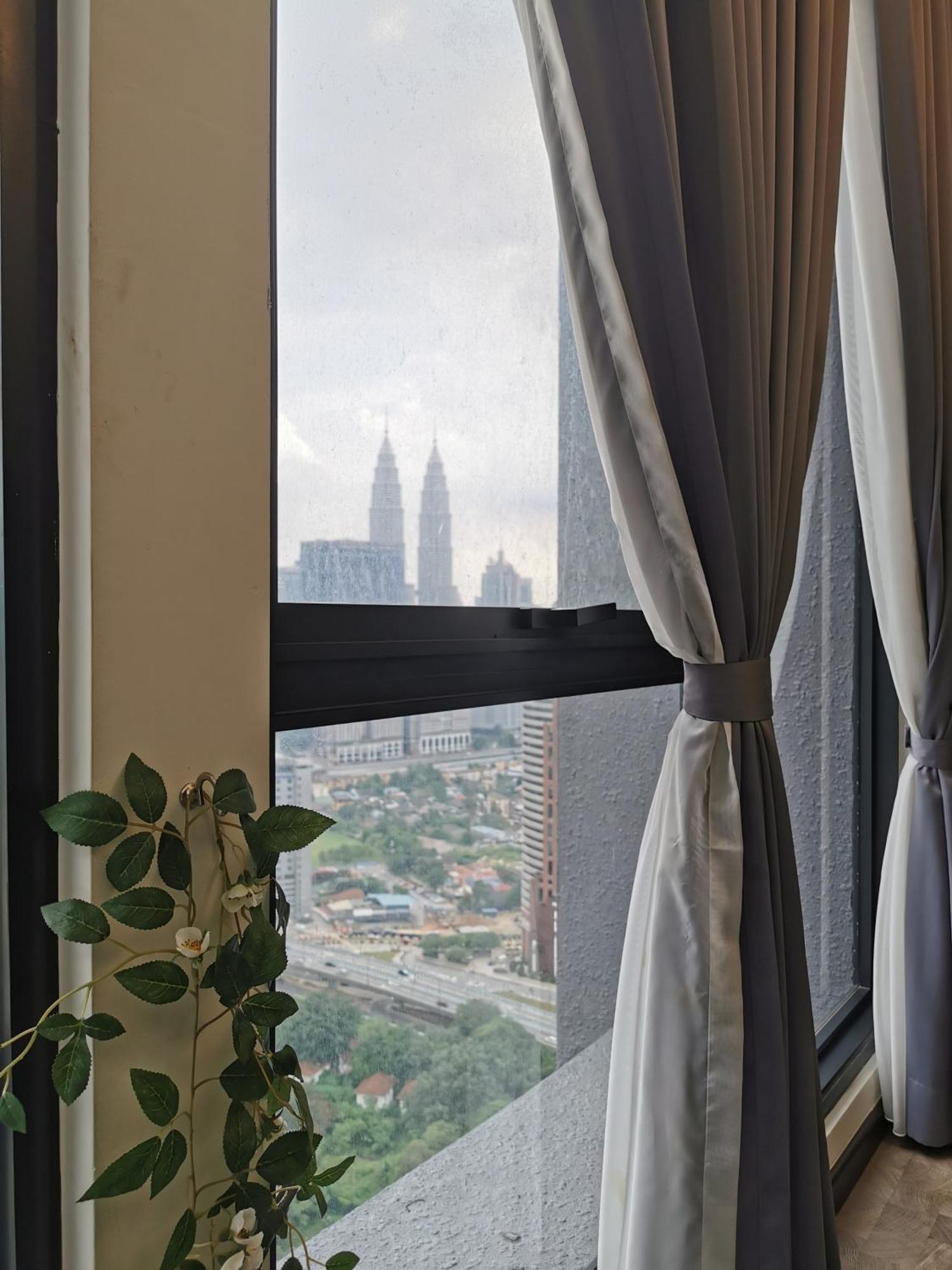 Expressionz Professional Suites By Aurora Summer Suites Kuala Lumpur Exterior photo